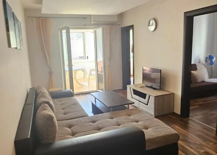Bulevar Two Bedroom Apartment Budva